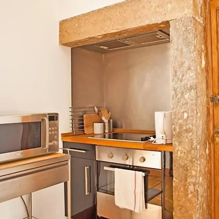 Pen-arts Apartment- Principe Real Garden - Bairro Alto
