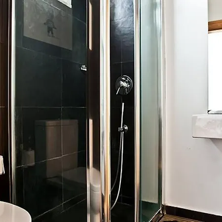 Pen-arts Apartment- Principe Real Garden - Bairro Alto * Lisbon