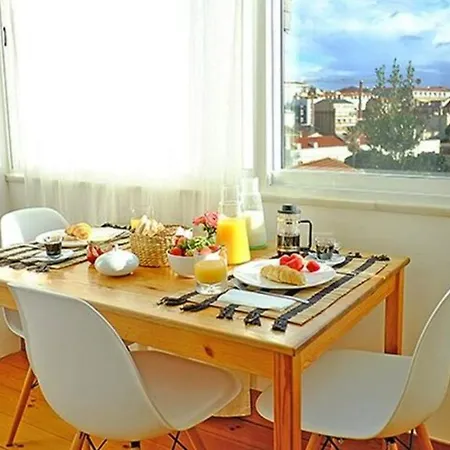Apartment Pen-arts Modern & Stylish In Principe Real! Near Bairro Alto & Center